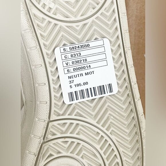 Veja V-10 B-MESH WHITE NATURAL PIERRE 37/6. New - Picture 8 of 17